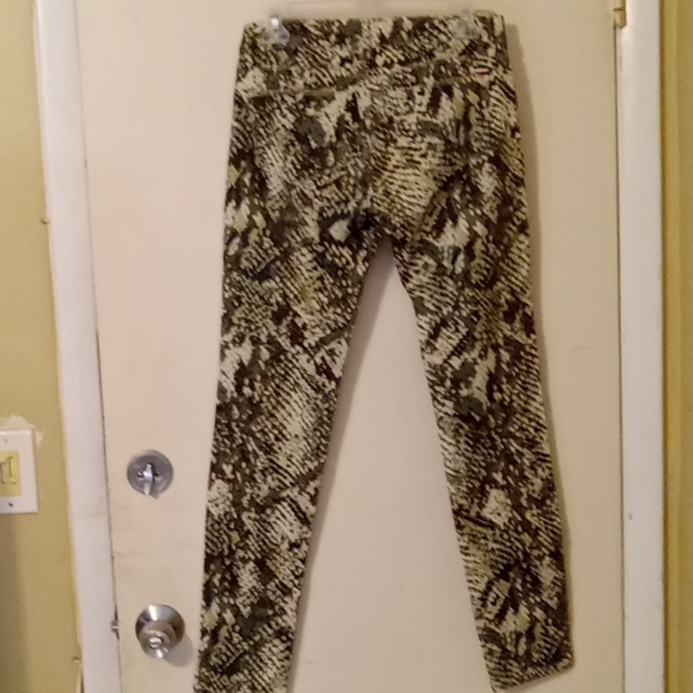 Etienne Marcel🌸gorgeous snake print design jeans. - Picture 9 of 10